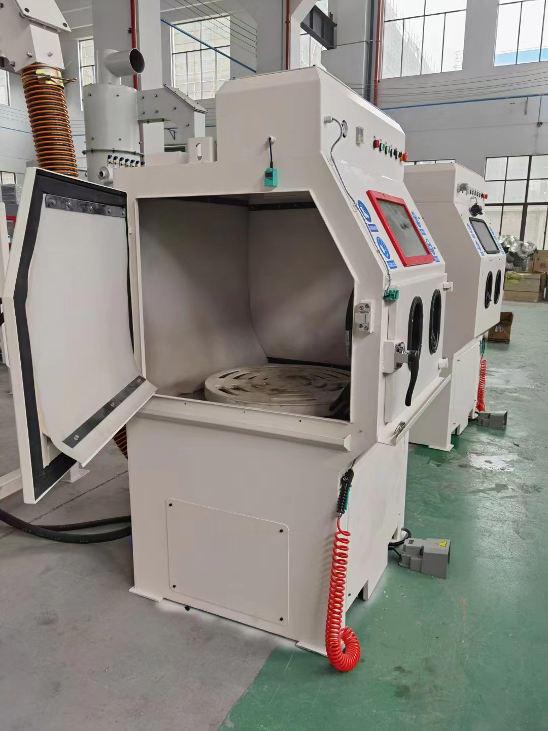 浙江移动式抛丸机的工作原理?